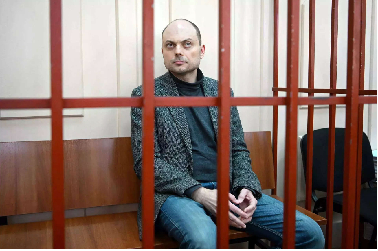Vladimir Kara-Murza, a Putin critic, charged with treason