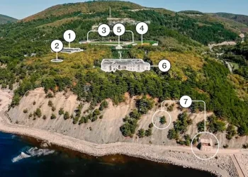 Leaked Maps: Hidden bunkers found under Putin’s 1.3bn ‘Secret Palace’