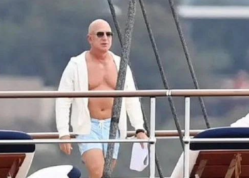 Bezos seen on $500-mn yacht amid Amazon’s 9,000-staff layoff plan