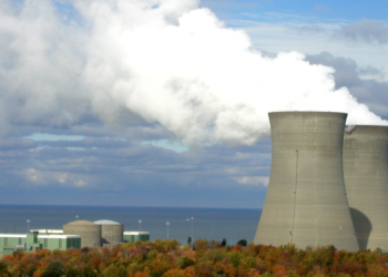 The largest nuclear plant in the world might remain closed due of papers left on a car roof
