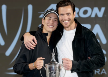 Tennis star Garbine Muguruza gets engaged to a fan who once asked for selfie during US Open 2021