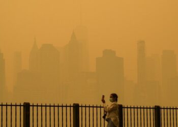 Canadian wildfire smoke can be seen thousands of miles away in Norway