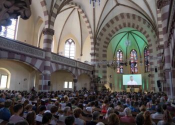 More than 300 people attend Al church service made by ChatGPT
