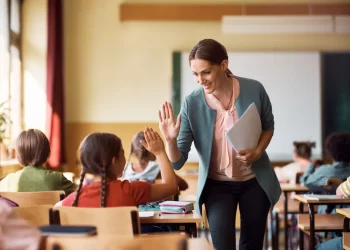 11-year-olds wearing diapers to school concern Swiss, US teachers
