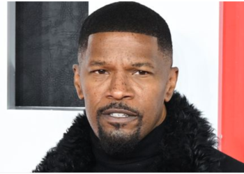 Jamie Foxx was ‘partially paralyzed & blind’ after COVID vaccine complications: Report