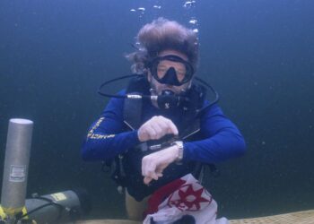 Florida’s ‘Dr. Deep’ resurfaces after a record 100 days living underwater