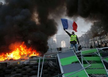 Breezy Explainer: What is happening in France?