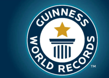 Why did Guinness deactivate the longest-kiss world record?