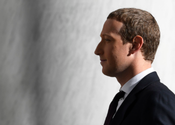 Old text of Zuckerberg calling early Facebook users ‘dumb f***s’ resurfaces