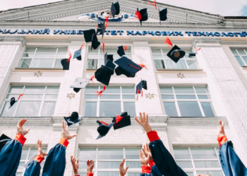 10 ways to make your senior year of college easy