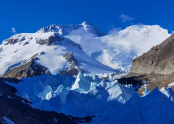 Why Chinese scientists are covering a glacier with white sheets?