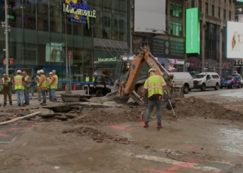 127-year-old water main gives way under NYC’s Times Square, flooding streets, subways