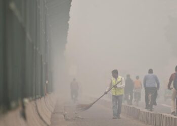 Delhi enveloped in “hazardous” air, authorities ban construction activities and entry of diesel trucks