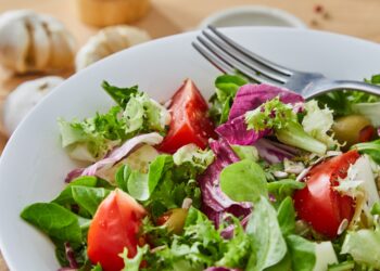 New York: Woman eats a human finger mixed with salad, sues restaurant