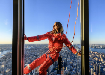 Watch: Jared Leto became the first person to legally climb to the top of the Empire State Building