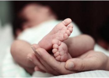 US life expectancy climbs in 2022 after COVID pandemic