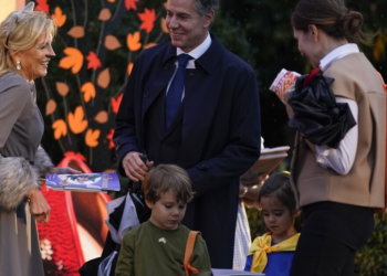 US Secretary of State Antony Blicken’s son dresses as Ukrainian President Zelenskyy for Halloween celebration