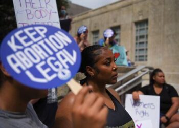 Breezy Explainer: Why is the US court deciding if a woman can get an emergency abortion?