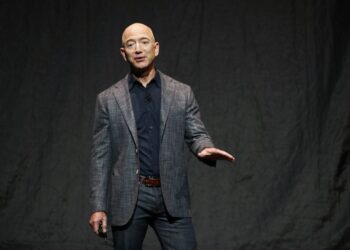 Jeff Bezos downplays the risks posed by AI, claims that one trillion people might reside in massive, cylindrical space stations