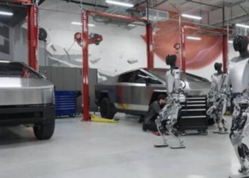 Tesla factory worker attacked by robot that dug its claws into back and arm: Report