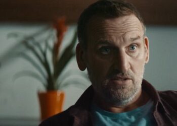 Eccleston outraged with an A-list actor who claimed that he was “copping a feel” during a sex scene on camera