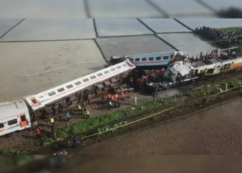 New York City sues bus firms for $708m over transporting 33,000 illegal migrants to the city