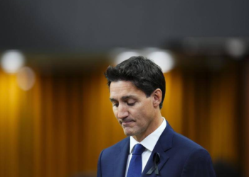 Trudeau’s journey home from Jamaica hits a snag again
