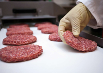 Massive Recall: 7,000 pounds of ground beef pulled from shelves across the U.S. amid E. Coli scare!