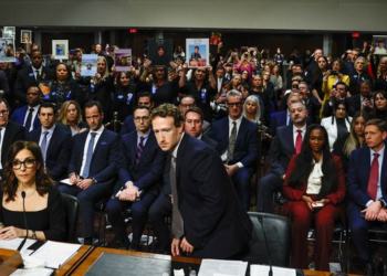 Zuckerberg apologizes to parents of children harassed and exploited online