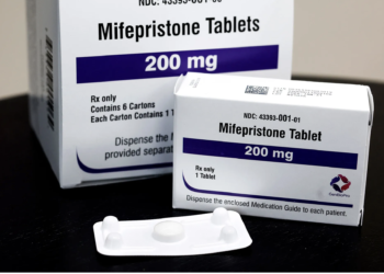 US pharmacy chains to start selling abortion pill mifepristone