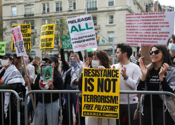 Columbia University to conduct classes virtually after rabbi warns Jewish students to go home amid anti-Israel protests