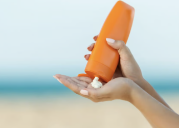33% of US adults never use sunscreen: Survey