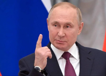 Vladimir Putin sworn in as Russian President for record 5th term