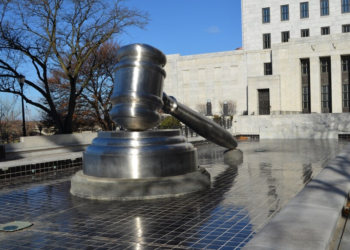 Ohio lawyer who pooped in Pringles can and left it in the parking lot gets reinstated