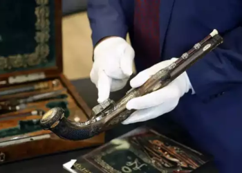 Napoleon’s pistols, intended for his suicide, fetch $1.8 million at French auction