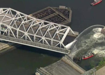 Bridge In New York Stuck Open Due To Extreme Heat