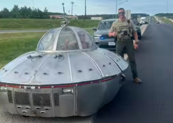 Did Missouri deputies pull over a UFO for breaking traffic rules?
