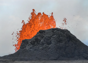 Kilauea volcano in Hawaii records 30 earthquakes per hour, raising eruption concerns