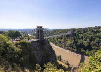 Suspected human remains found in suitcases on UK’s iconic Clifton bridge