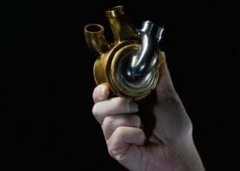 In major breakthrough, scientists successfully implant heart made of titanium