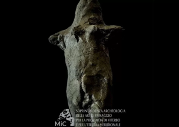 Italy: 3,000-year-old clay figurine found at bottom of lake with human fingerprints