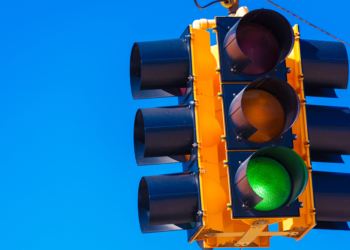 A fourth color may be added to traffic lights in the era of driverless cars- Here’ why