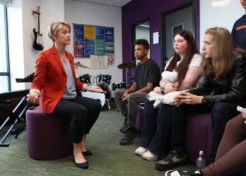 UK to treat "extreme misogyny" as terrorism