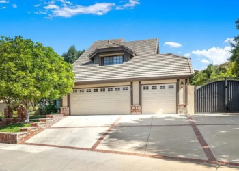 California: Iconic 'Poltergeist' house hits the market for the first time in 45 years