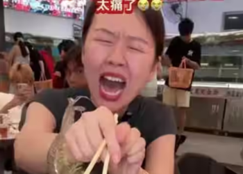 Watch: Shrimp comes to life and attacks diner in viral video