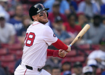 Historic MLB moment: Catcher plays for both teams in same game
