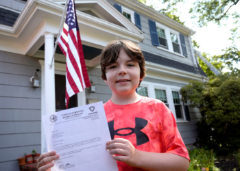 What began as a summer project to support his brother's hockey team turned into an inspiring community effort, raising $20,000 after officials shut down a young boy's ice cream stand.