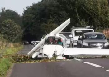 UK: Light aircraft crashes on busy road; pilot and passenger miraculously unharmed