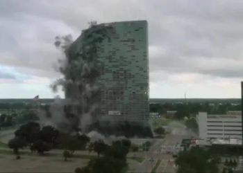 Watch: Capital One Tower, tallest building in Lake Charles, Louisiana, demolished. Here's why