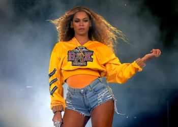 Beyoncé's father attributes singer's Country Music Awards snub to racism